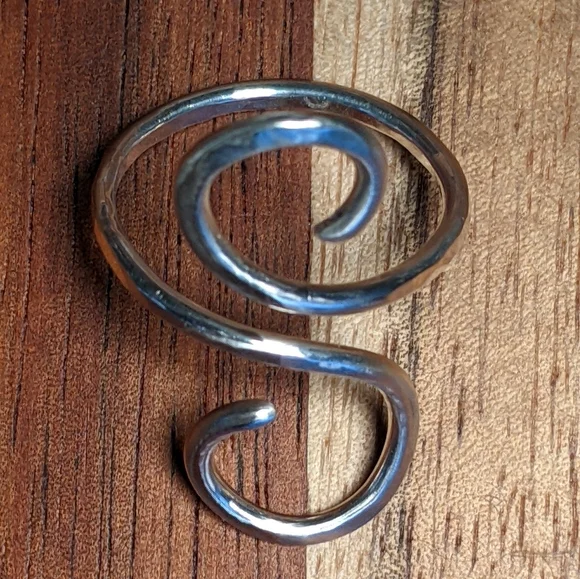 Artisan Sterling Silver Spiral Ring - Picture 13 of 15